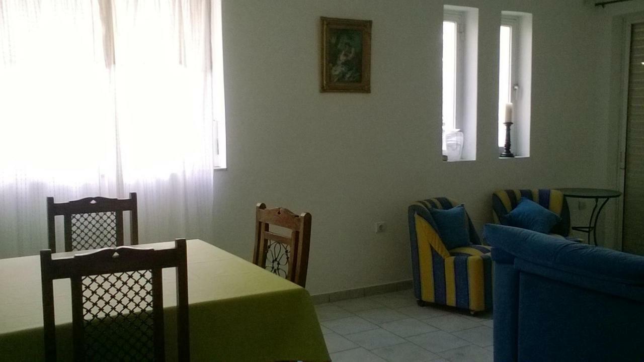 Ferienwohnung Nireos Proteos 20 Rafína Exterior foto